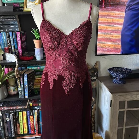 Azazie Size 2 Burgundy formal Gown Velvet lace formal dress bridesmaid prom - Picture 2 of 11